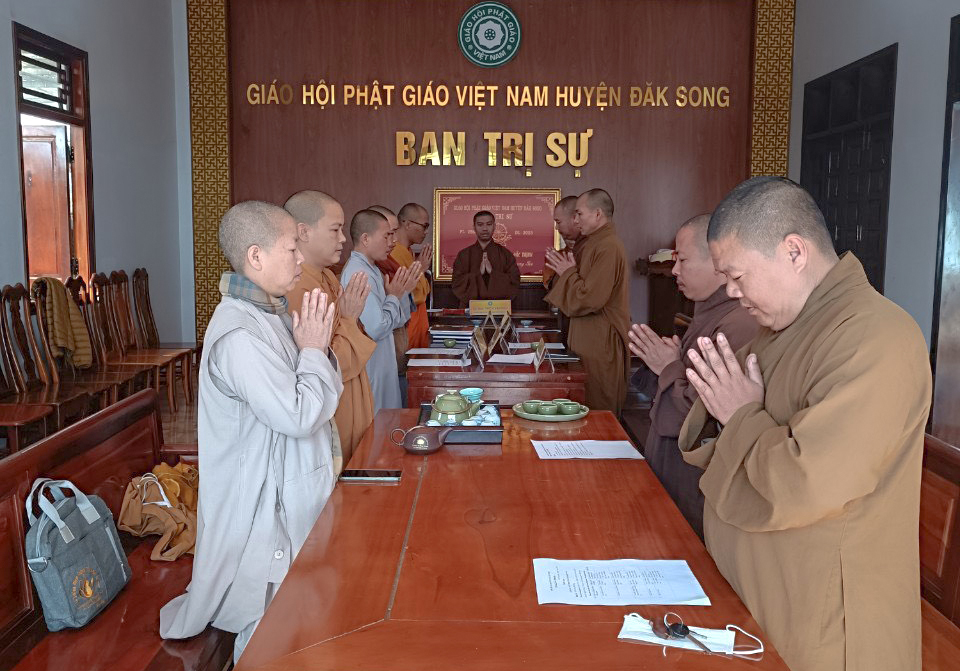 Chư Tôn đức Ban Trị sự Phật giáo huyện Đắk Song gặp mặt đầu Xuân Quý Mão - 2023