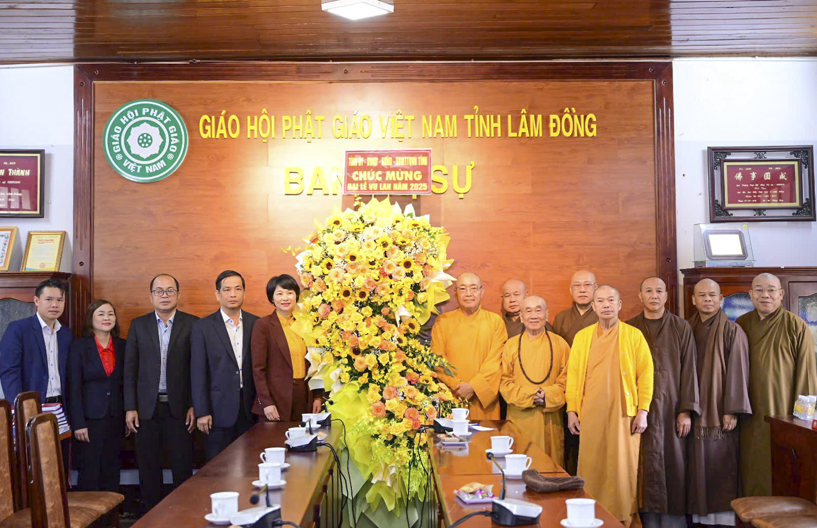 Lâm Đồng: Lãnh đạo Tỉnh ủy, HĐND, UBND, UBMTTQVN chúc mừng Đại lễ Vu lan - Báo hiếu PL. 2569 đến Ban Trị sự GHPGVN tỉnh