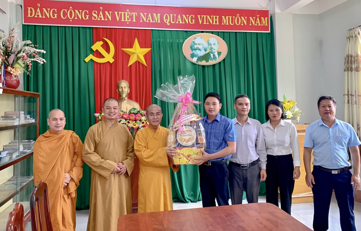 Ban Trị sự Phật giáo tỉnh Đắk Nông chúc mừng Ngày truyền thống ngành Quản lý nhà nước về tôn giáo