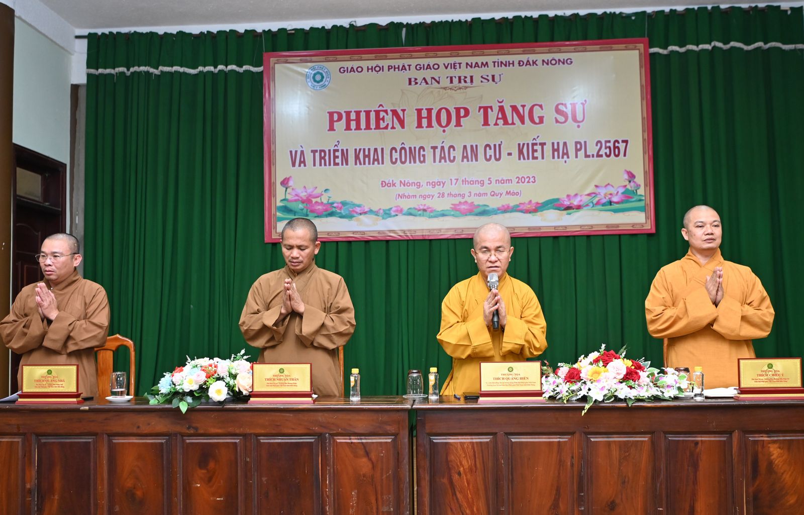 Phiên họp triển khai công tác Phật đản và An cư Kiết hạ PL.2567, Tăng sự cho toàn thể Tăng Ni trên toàn tỉnh