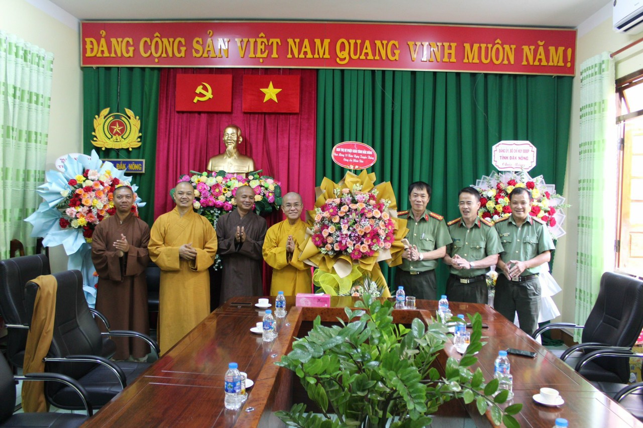Ban Trị sự Phật giáo tỉnh chúc mừng Công an tỉnh Đắk Nông nhân dịp 78 năm Thành lập công an nhân dân