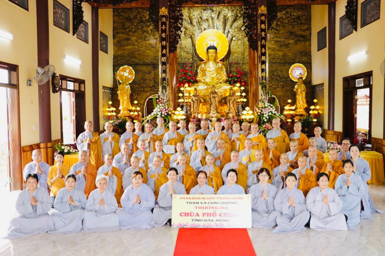 Đăk Nông: Đoàn Phân ban Ni giới Trung ương thăm và sách tấn trường hạ Ni tại chùa Phổ Chiếu