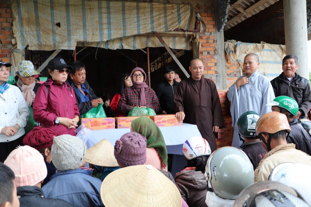 Lâm Đồng: Trao tặng quà cuối năm cho bà con vùng Tây Nguyên