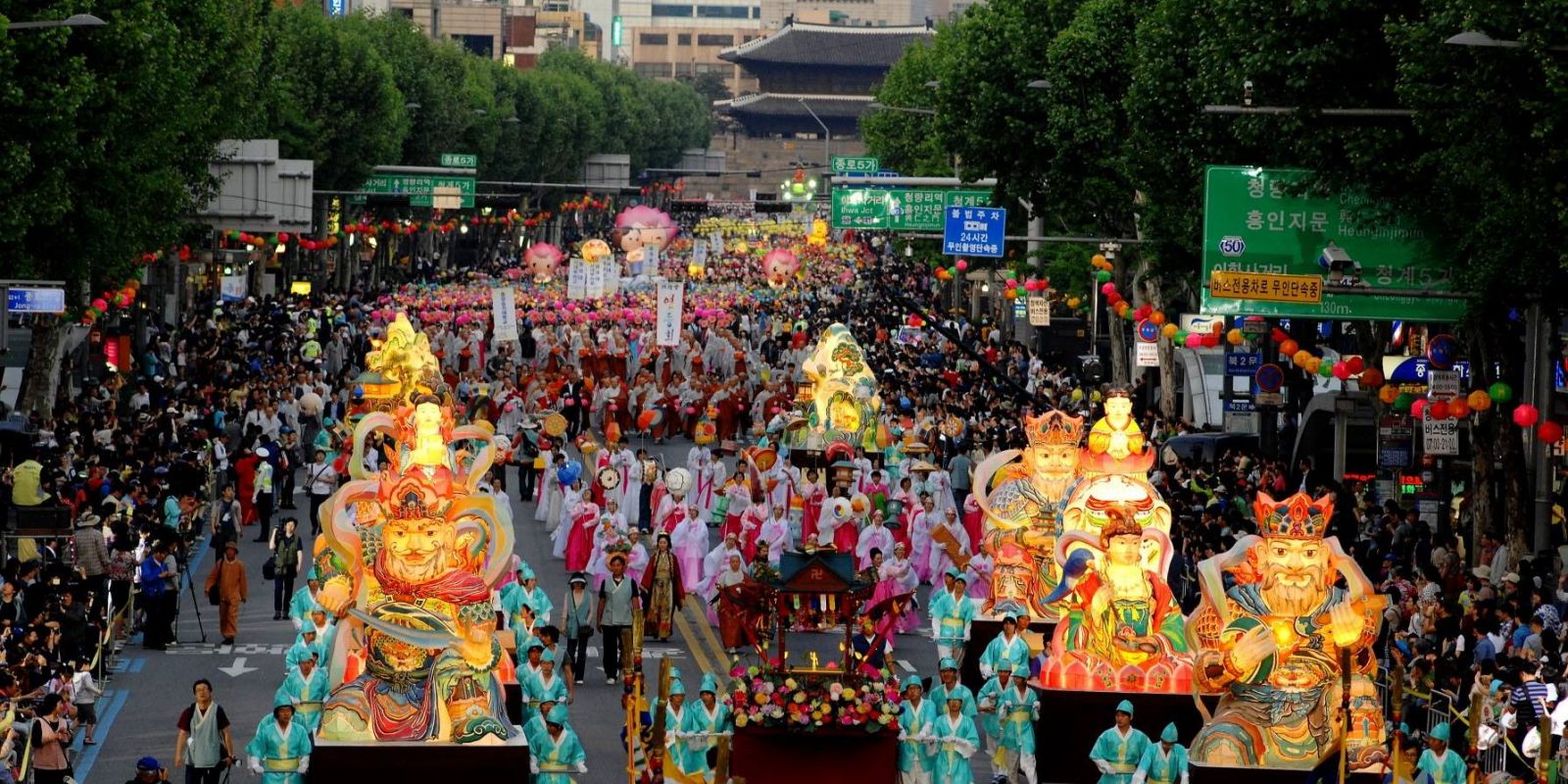 Tăng Ni Phật tử Việt Nam diễu hành nhân Đại lễ Phật Đản tại Hàn Quốc
