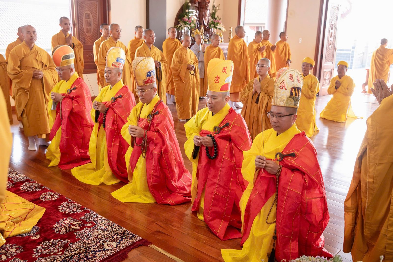 Trang nghiêm lễ bạch Phật, khai đàn Dược Sư Thất Châu nhân lễ Khánh thành chùa Phước Quang