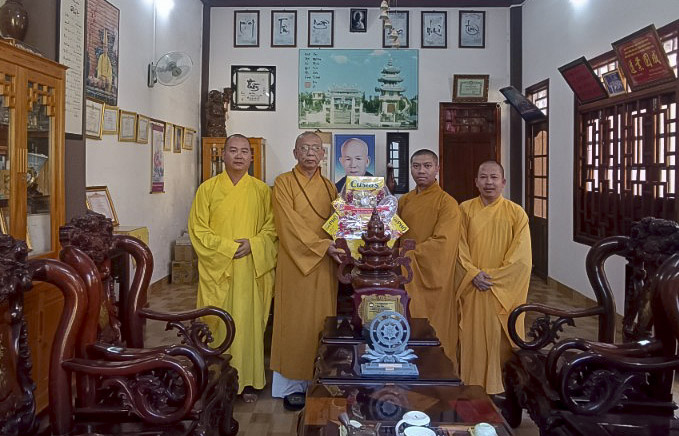 Ban Trị sự Phật giáo huyện Đắk Song đảnh lễ khánh tuế chư Tôn đức Lãnh đạo BTS PG tỉnh