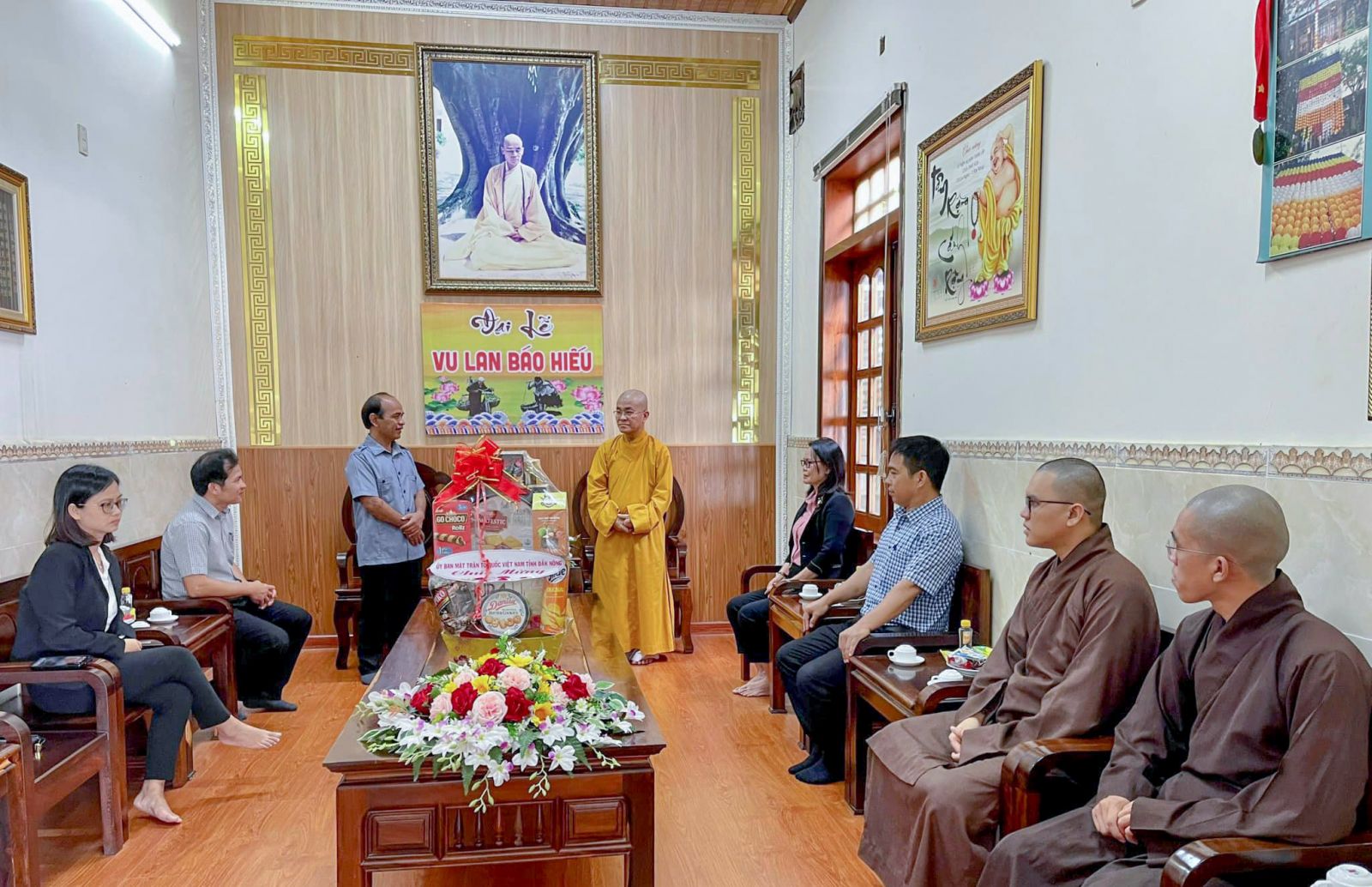 Ủy ban MTTQVN tỉnh Đắk Nông và thành phố Gia Nghĩa chúc mừng lễ Vu lan Báo hiếu đến chùa Pháp Hoa