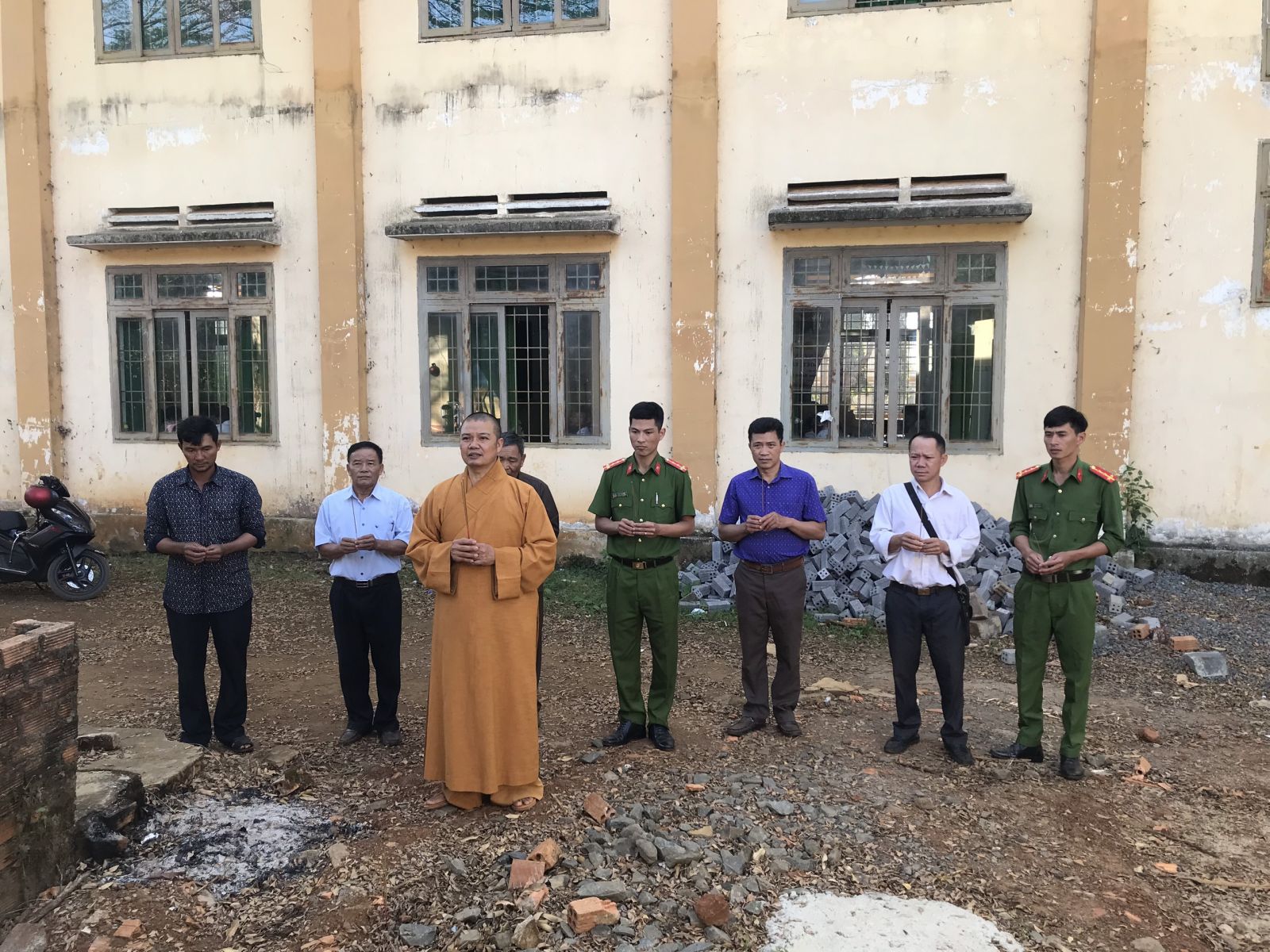 chùa Hoa Khai; Lễ Động thổ khoan giếng nước sạch cho trường THCS Võ Văn Kiệt, tại xã Đạo .