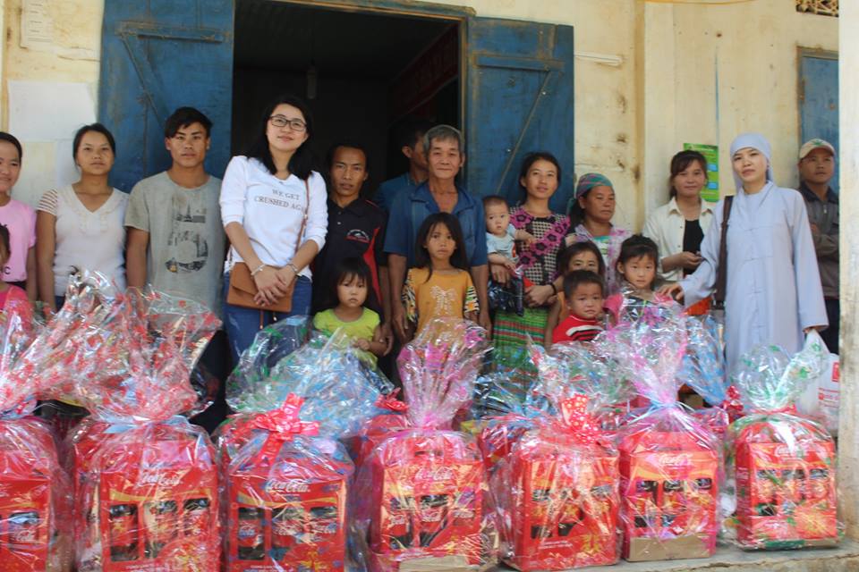 14 phần quà cho người nghèo ở Đắk Will