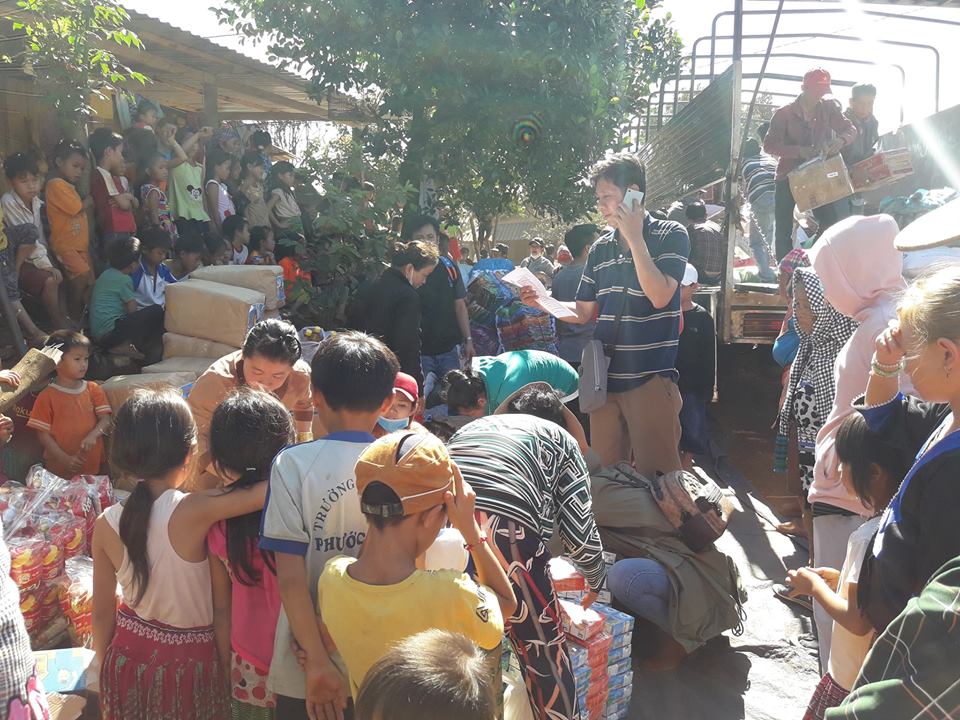 Tịnh Thất Phổ Hiền, Nhân Cơ trao 250 phần quà tết đến đồng bào nghèo xã Đắk Ngo