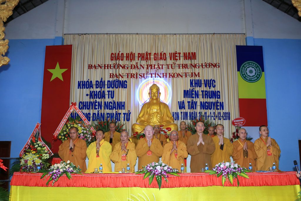 [Kon Tum] Bế mạc Khóa bồi dưỡng và Khóa tu chuyên ngành Hướng dẫn Phật tử khu vực Miền Trung và Tây Nguyên