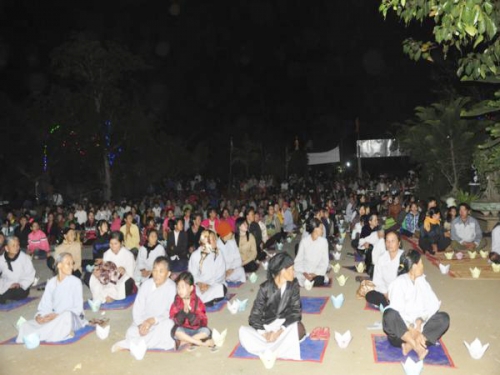 Chùa Linh Quang tổ chức đêm Hội Hoa Đăng cầu Quốc thái dân an.