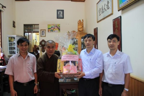Gia Nghĩa: Lãnh đạo Thị xã chúc mừng Đại lễ Phật đản