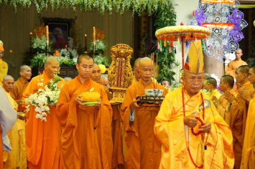 Chùm ảnh; Lễ thỉnh giác linh HT. Thích Minh Châu yết Phật - Tổ