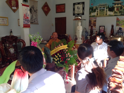 Lãnh đạo huyện Đăk Mil chúc mừng Phật Đản chùa Hoa Nghiêm