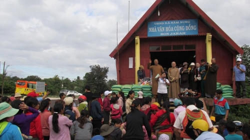 300 phần quà tết cho người nghèo tại huyện Krong Nô