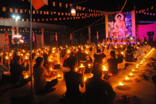 Phật giáo Huyện Đắk R'lấp tổ chức hoa đăng Phật Thành Đạo