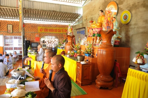 Phật giáo huyện Đăk Rlấp tổ chức khóa tu một ngày