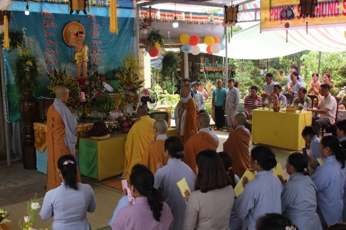 Đạo tràng xã Đăk Drong huyện Cư Jut tổ chức Phật Đản