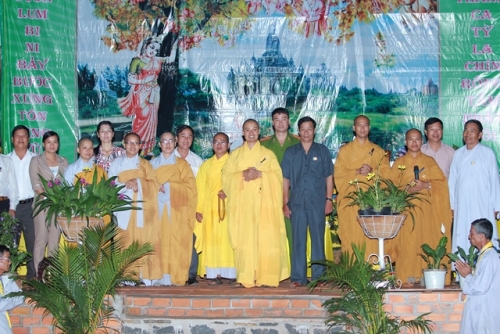 Chùm ảnh Phật đản Chùa Liên Hoa Kiến Đức năm 2014
