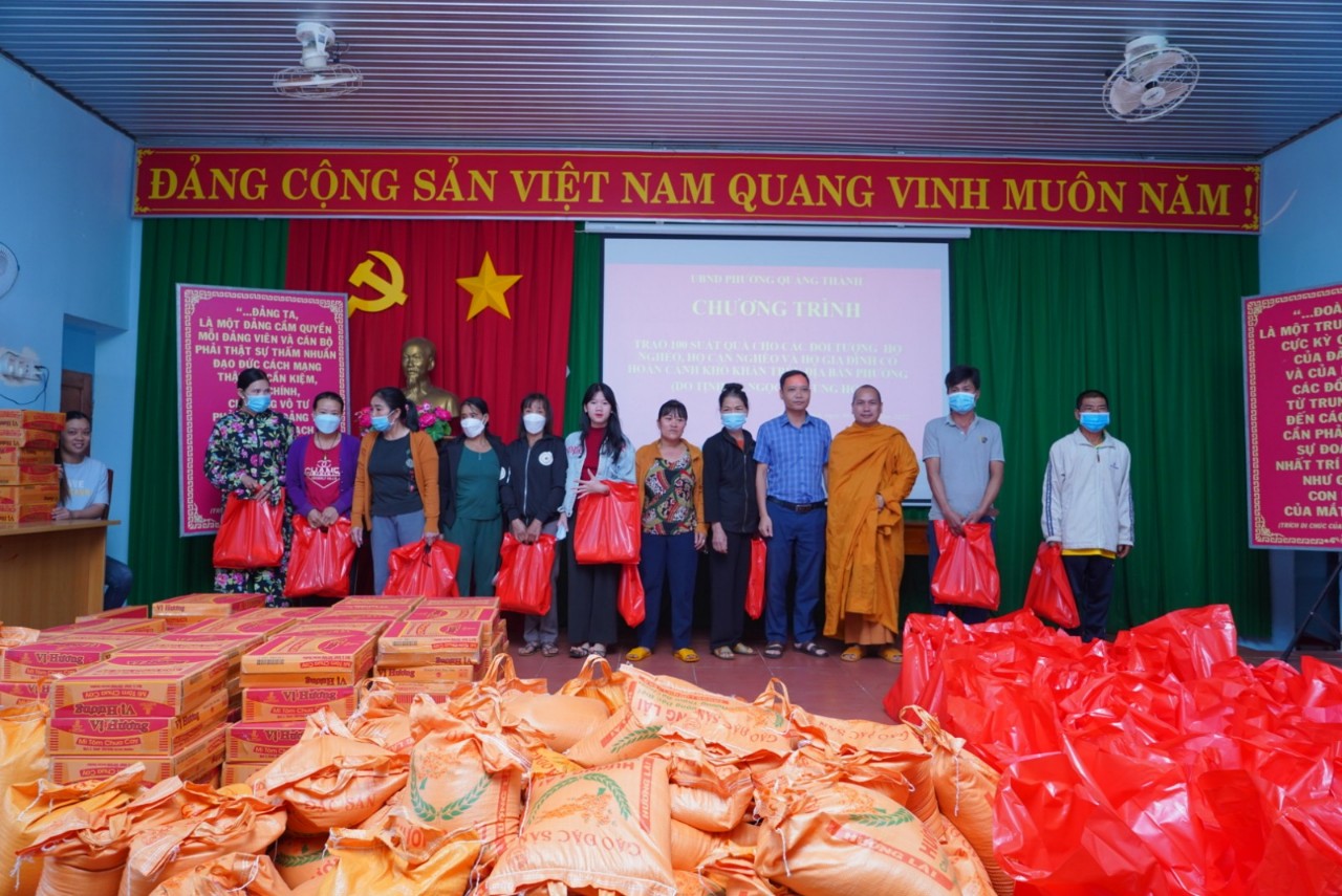 Tịnh xá Ngọc Đạt tặng 150 phần quà nhân dịp Đại lễ Vu Lan báo hiếu tại phường Quảng Thành và phường Nghĩa Phú
