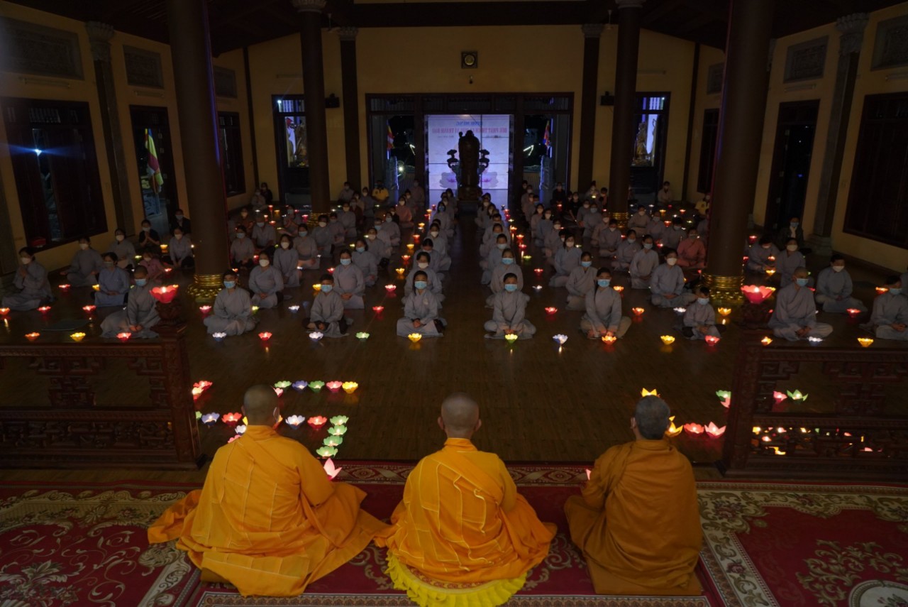 Chùa Pháp Hoa trang nghiêm tổ chức Đại lễ kỷ niệm Phật thành đạo.