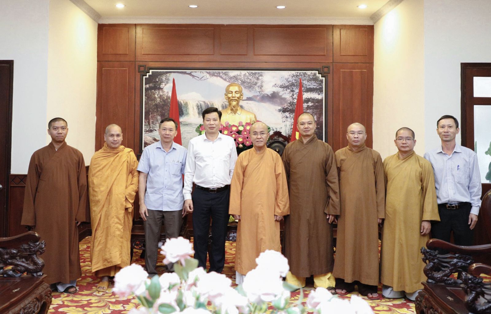 Tân Ban Trị sự Phật giáo tỉnh Đăk Nông thăm lãnh đạo các cơ quan sau Đại hội