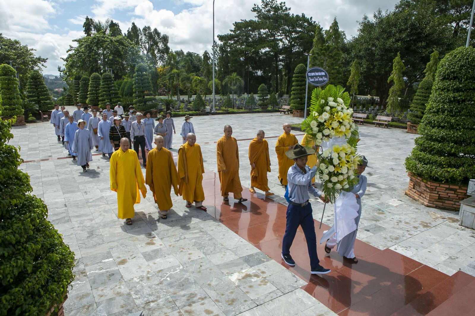 Ban Trị sự GHPGVN tỉnh Đăk Nông viếng Nghĩa trang Liệt sĩ trước thềm đại hội