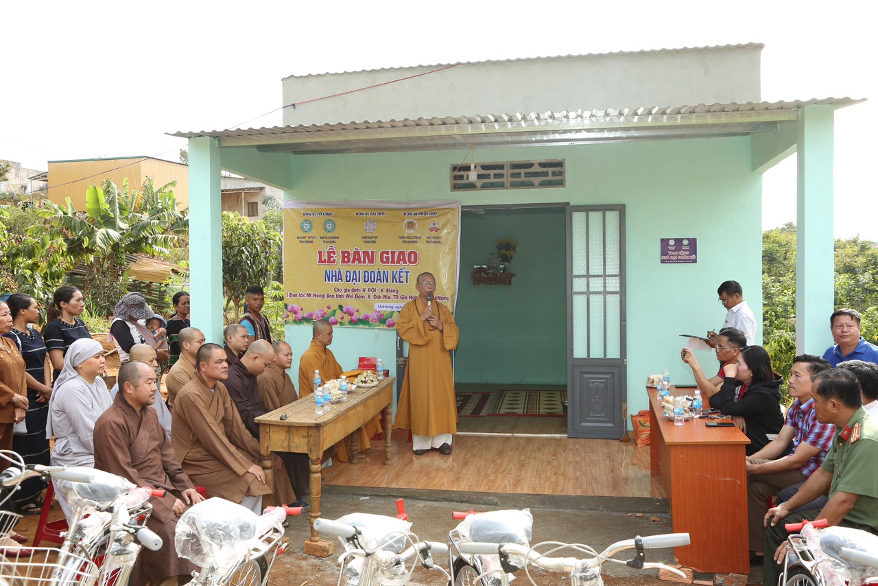 Phân ban Phật tử Dân tộc TƯ bàn Giao Nhà Đại Đoàn Kết tại xã Đắk Nia TP. Gia Nghĩa