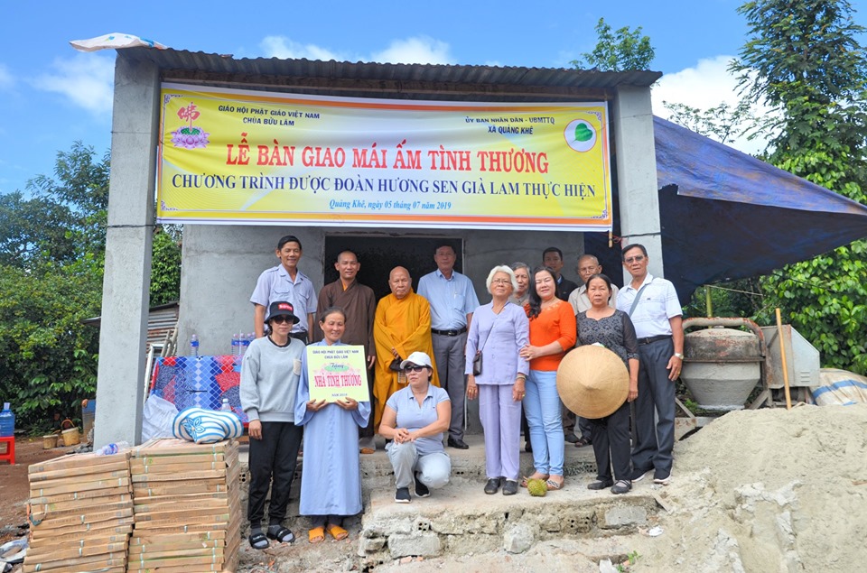 Chùa Bửu Lâm trao hai căn nhà tình thương và 50 phần quà tại huyện Đắk Glong
