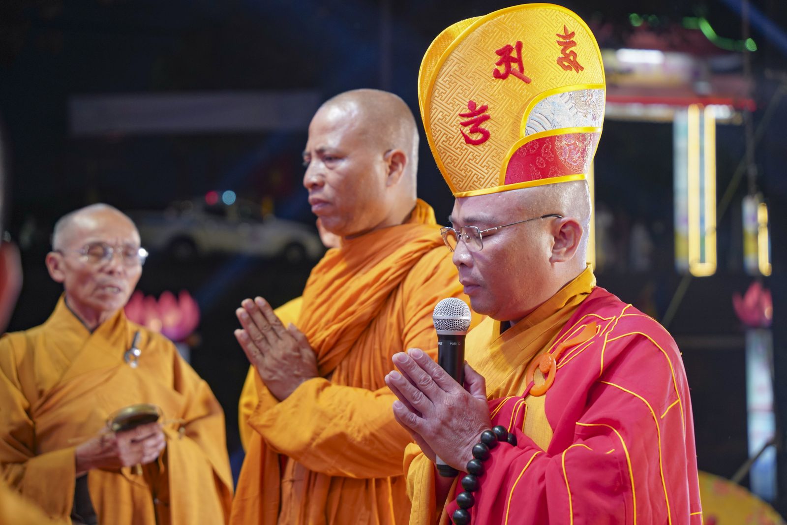 Lễ khai kinh Bạch Phật cầu nguyện Quốc thái dân an tại Hồ Tây - Đắk Mil