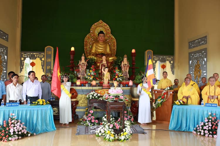 Chùa Trúc Lâm Nhân Đạo mừng đón Phật Đản 