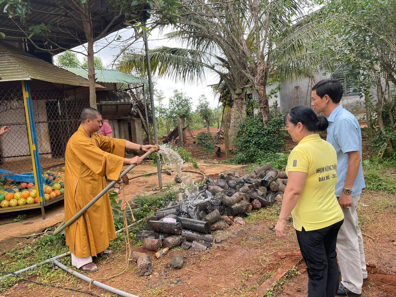 Ban Từ thiện Phật giáo tỉnh và BTS PG huyện Đắk Song trao tặng giếng nước đến trường mầm non Hoa Mai