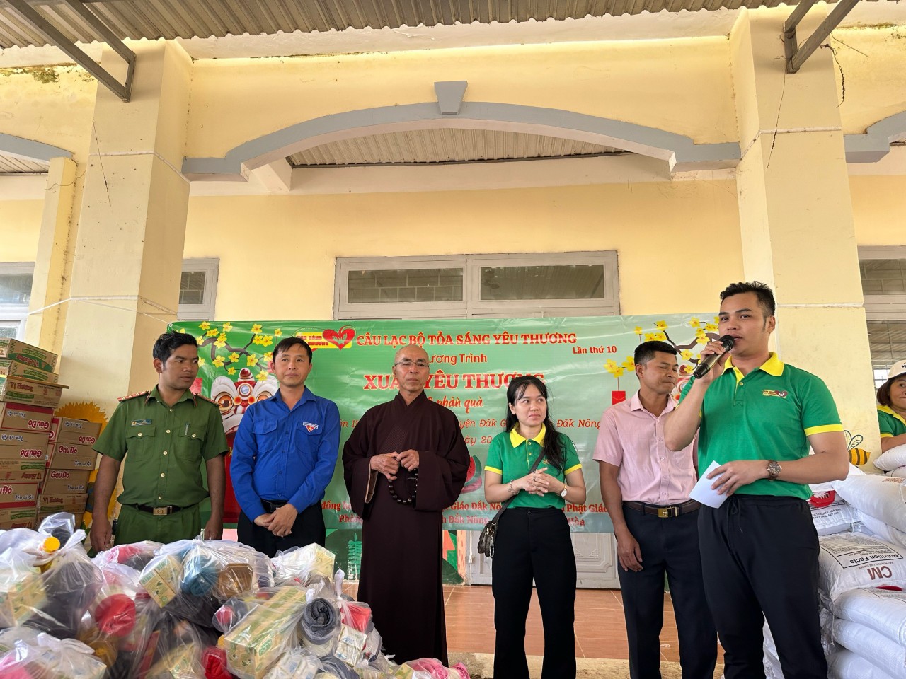 Ban Từ thiện Xã hội Phật giáo tỉnh: kết nối mạnh thường quân tặng 200 phần quà 