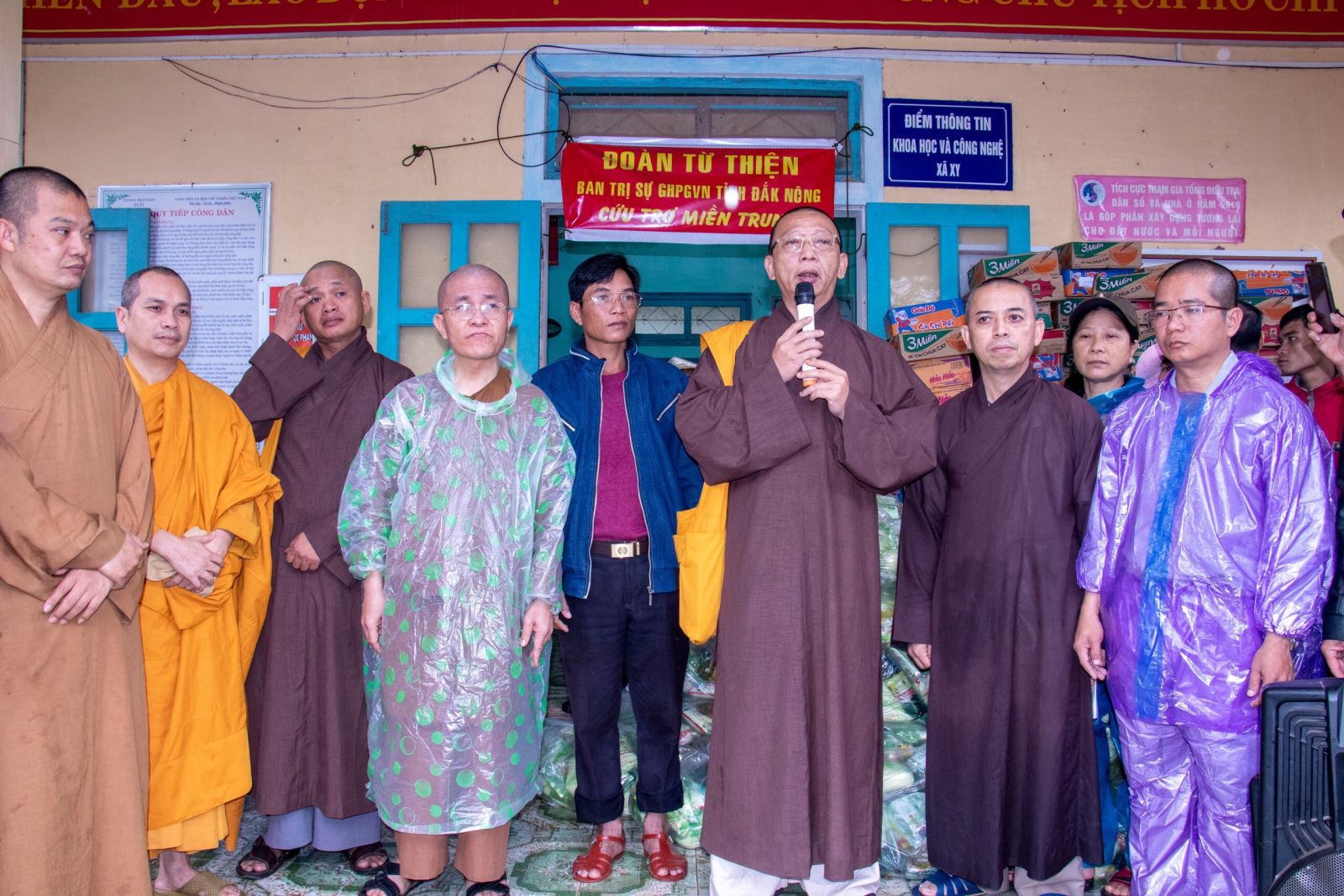 Ban trị sự Phật giáo tỉnh Đắk Nông cứu trợ miền trung lũ lụt