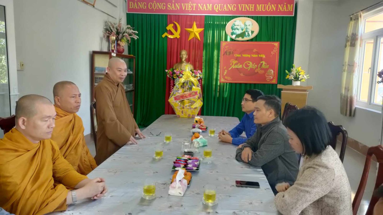 Đăk Mil: BTS GHPGVN huyện thăm, chúc tết Giáp Thìn 2024 đến Ban Tôn giáo và phòng PA02 Công an tỉnh Đắk Nông