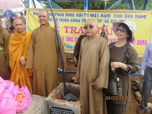 Tặng giếng và trao 1000 quà đầu năm 2018 tại Đắk Ngo Tuy Đức