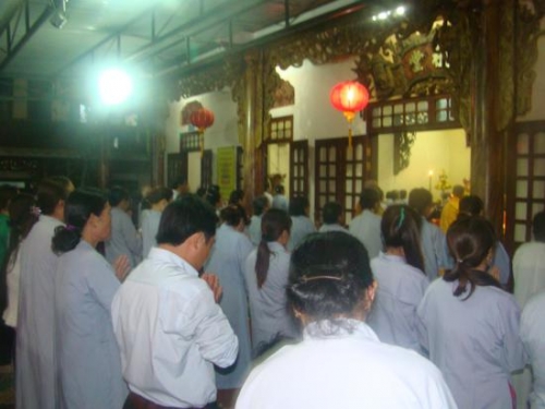 Sám hối đầu năm và quy y Tam bảo tại chùa Pháp Hoa